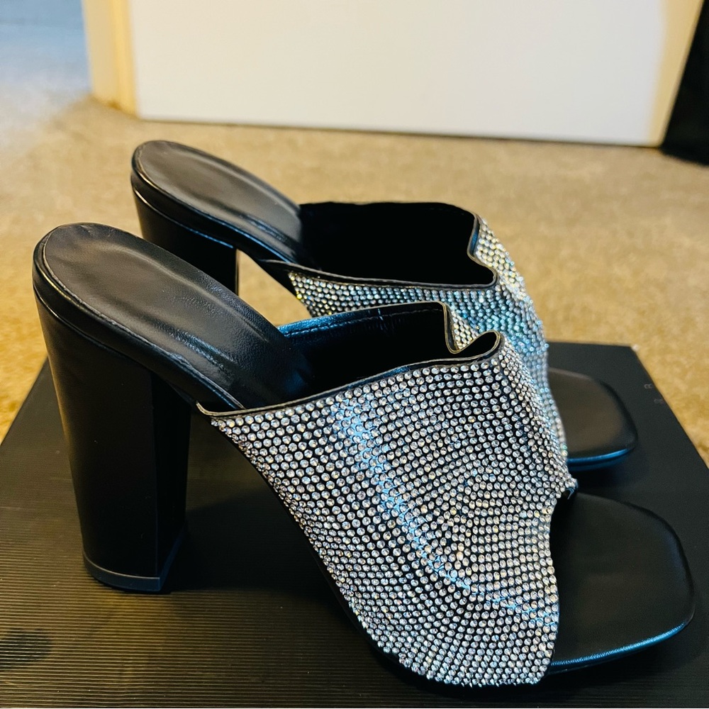 Sexy Women’s Black and Rhinestone 3 1/2 inch heel Shoe. NEW never worn. Size 8